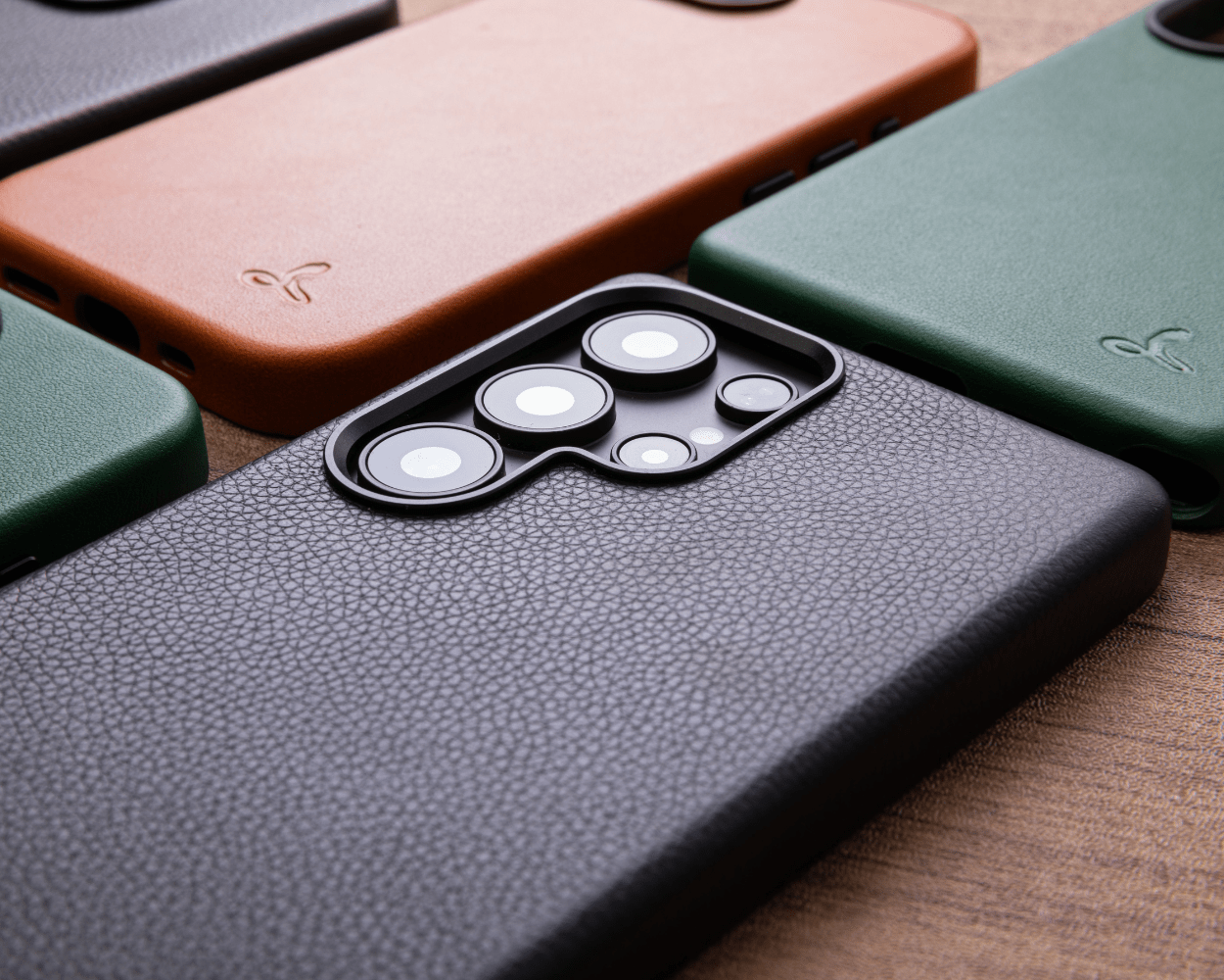 Apple iPhone 16 Pro Max - Metro Slim Leather Phone Case