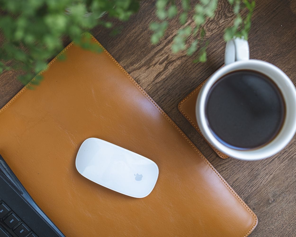 Metro Leather Desk Mat Medium - Snakehive UK